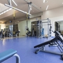 Fitnessstudio im Valamar Diamant Hotel mit Geräten und Trainingsbereich.