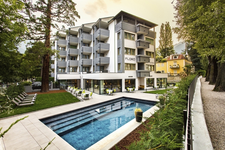 Flora Hotel & Suites