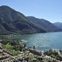 Blick auf den Luganersee und umliegende Berge bei Porlezza.