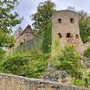 Burg Pappenheim mit grüner Umgebung im Altmühltal Panoramaweg.