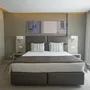 Standardzimmer mit Doppelbett im Hotel Maria Nova, Algarve.