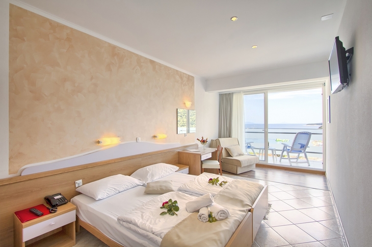Superior Zimmer im Hotel Mimosa mit Balkon und Meerblick in Rabac.