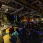 Menschen genießen ein Musical im Eurostrand Resort Lüneburger Heide.