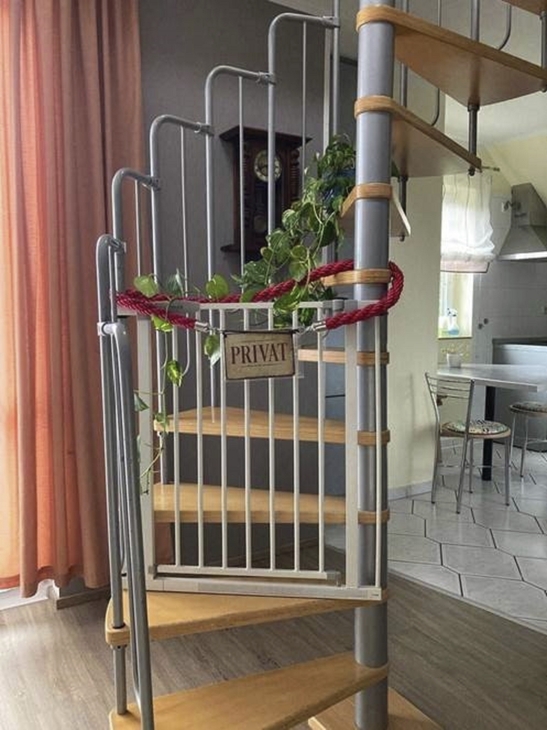 Wendeltreppe im Innenraum, gesperrt mit einem 