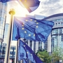EU-Flaggen wehen vor dem Europäischen Parlament in Brüssel.