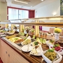 Buffet mit verschiedenen kalten Speisen im Ahorn Seehotel Templin.