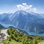 Panoramablick vom Jenner auf den Königssee und die umliegenden Berge.