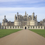 Schloss Chambord in der Loire-Region, frontal aufgenommen.