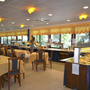 Restaurant mit Buffet im Villaggio Planetarium Resort, Bibione.