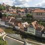 Blick auf die Festung Rosenberg und das JUFA Hotel Kronach im Sommer.